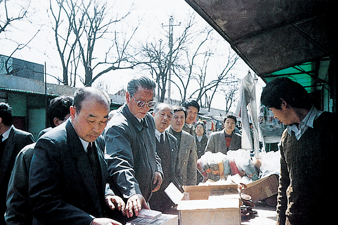 视察检查图书音像市场 修改.jpg